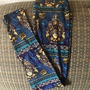 Simple Addiction Leggings one size